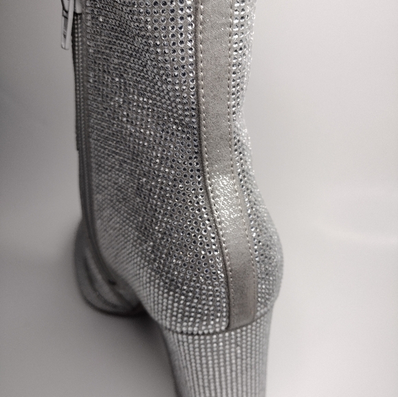 New MADDEN NYC Shiny Silver boots - Picture 3 of 4
